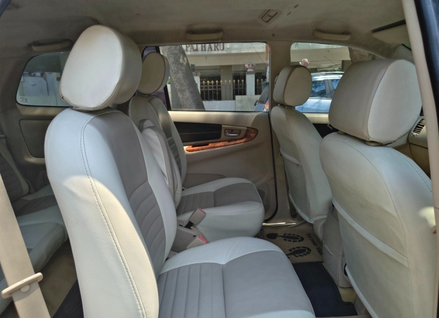 Toyota Innova - Image 8